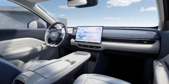 全能搭子”解锁年轻人的全场景出行自由澳门新葡京极狐T1：10万内纯电“(图2)